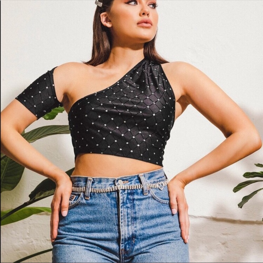 ASYMMETRICAL ONE SHOULDER SPARKLE STUDDED CROP TOP
